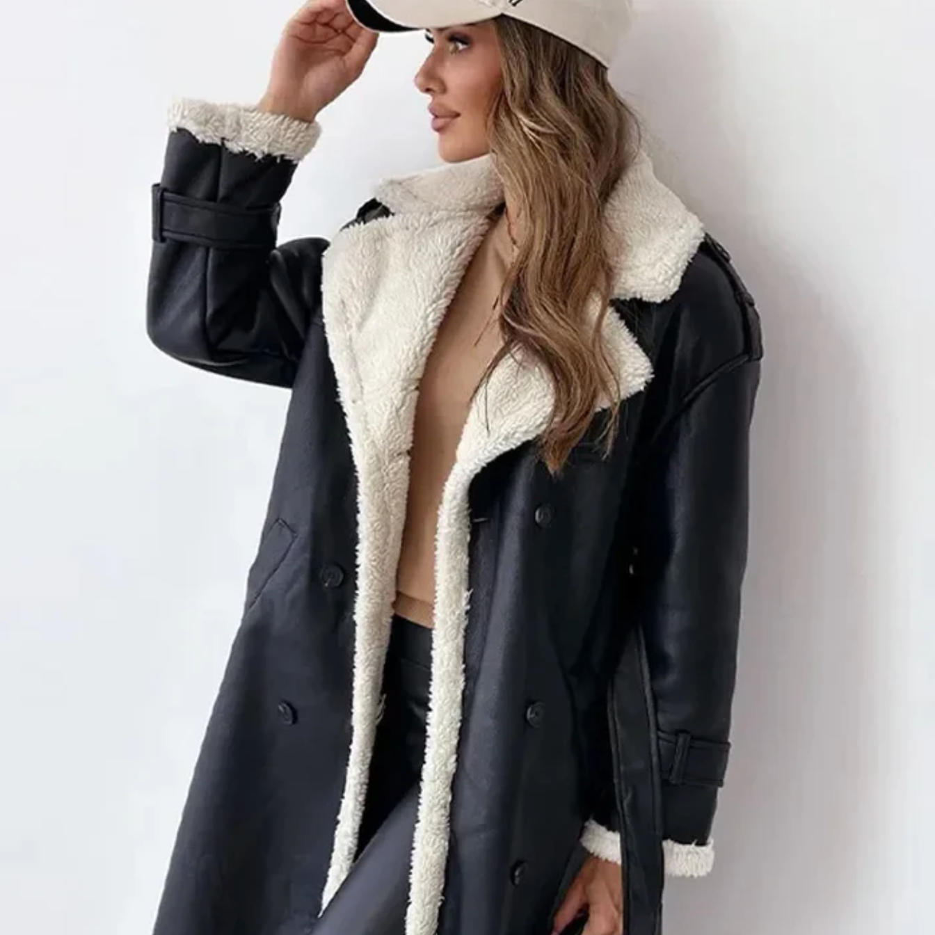 Abrigo largo clásico con cuello estilo teddy para mujer