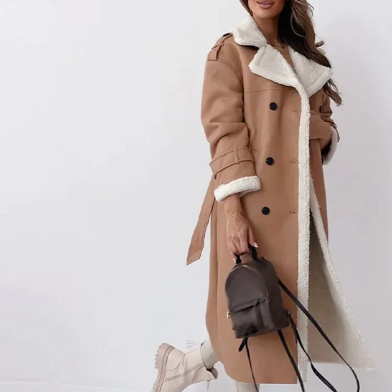 Abrigo largo clásico con cuello estilo teddy para mujer