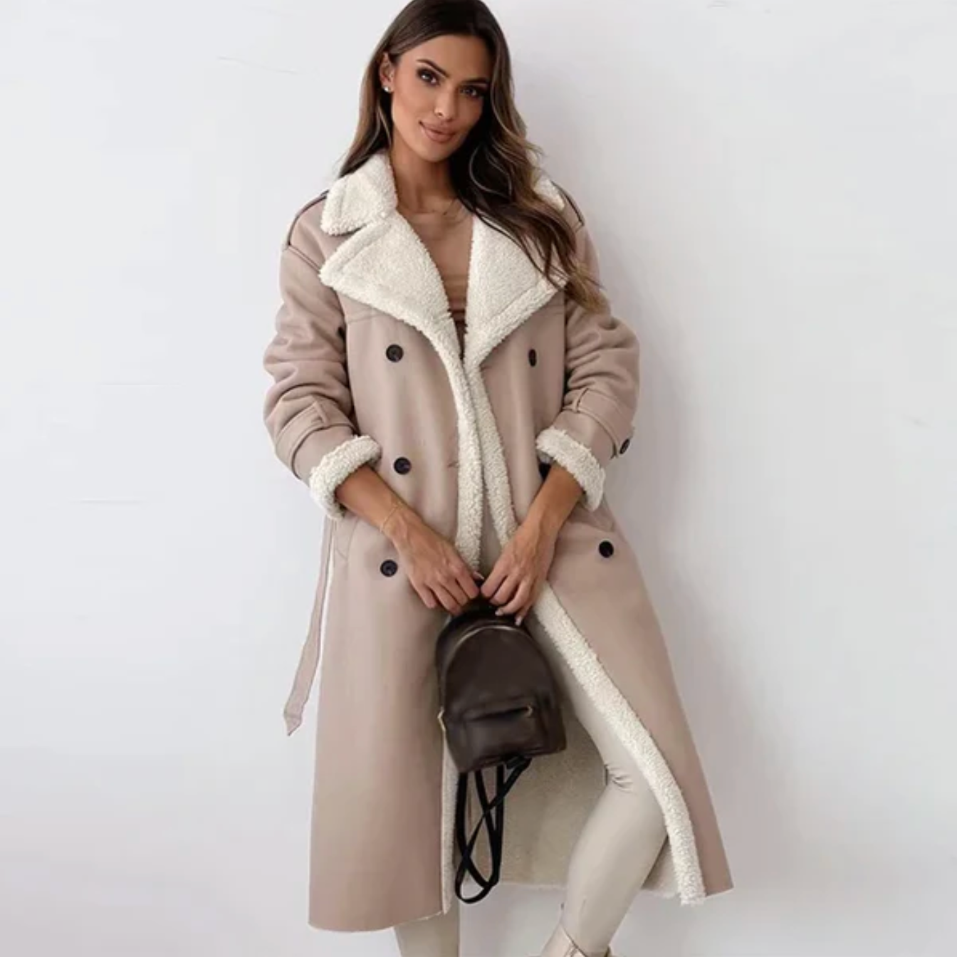 Abrigo largo clásico con cuello estilo teddy para mujer