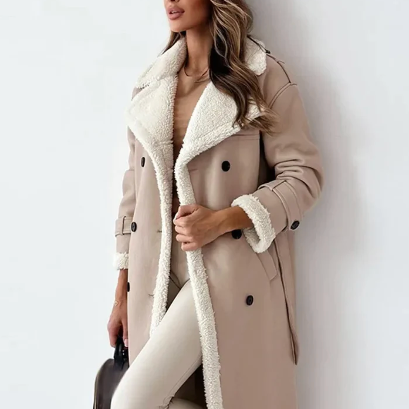 Abrigo largo clásico con cuello estilo teddy para mujer